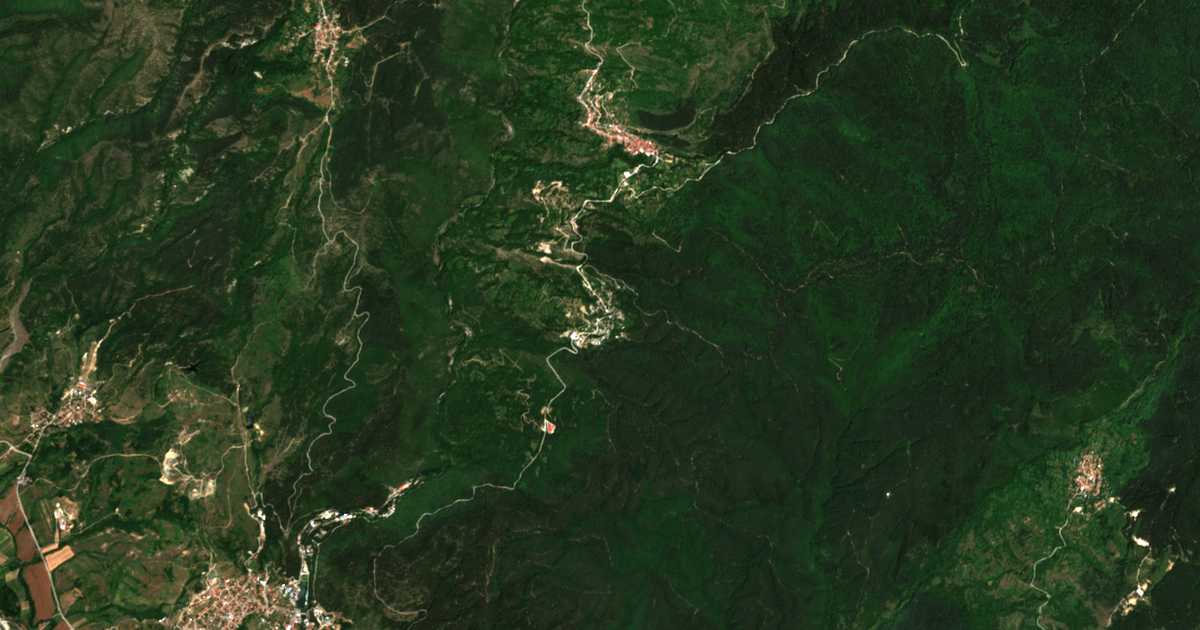 Satelitska karta: Lešten
