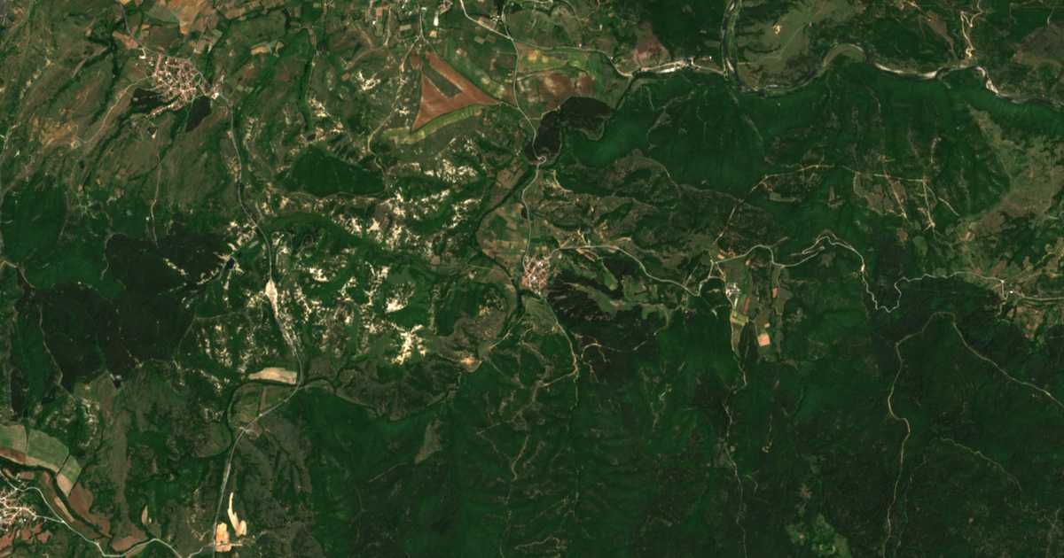 Satelitska karta: Petrelik