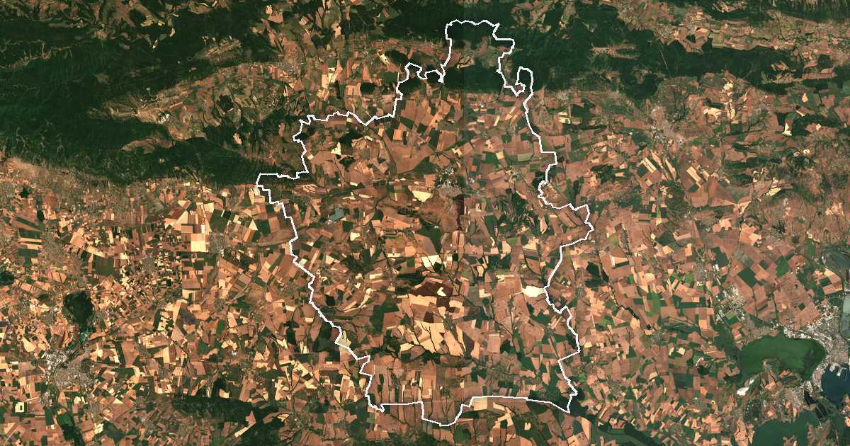 Satelitska snimka s ucrtanom granicom: Karnobat