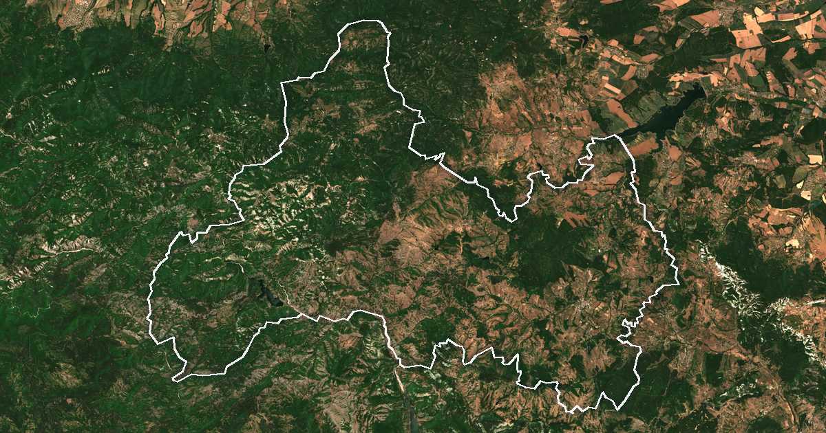 Satelitska snimka s ucrtanom granicom: Černoočene