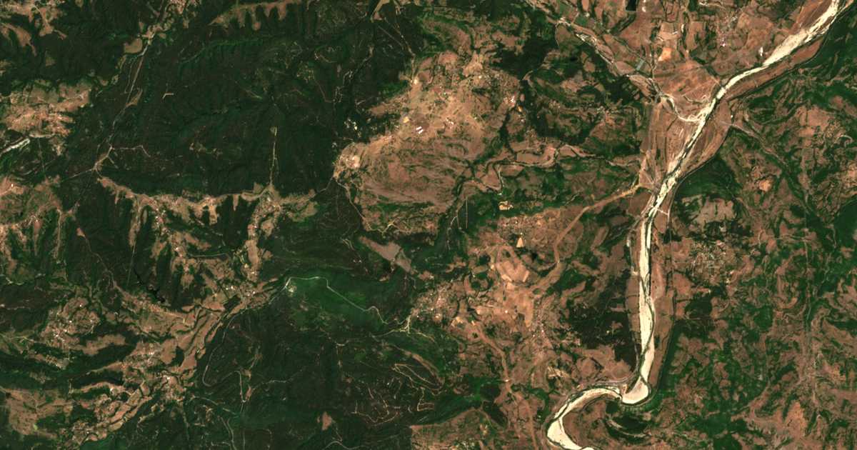 Satelitska karta: Žǎlti rid