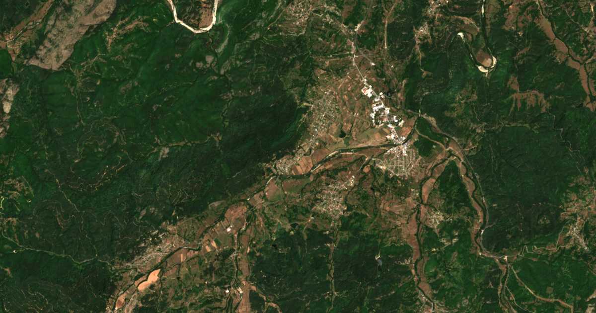 Satelitska karta: Družinci