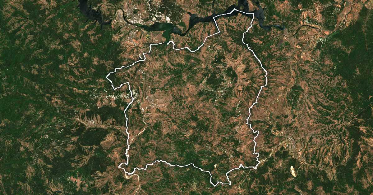 Satelitska snimka s ucrtanom granicom: Momčilgrad