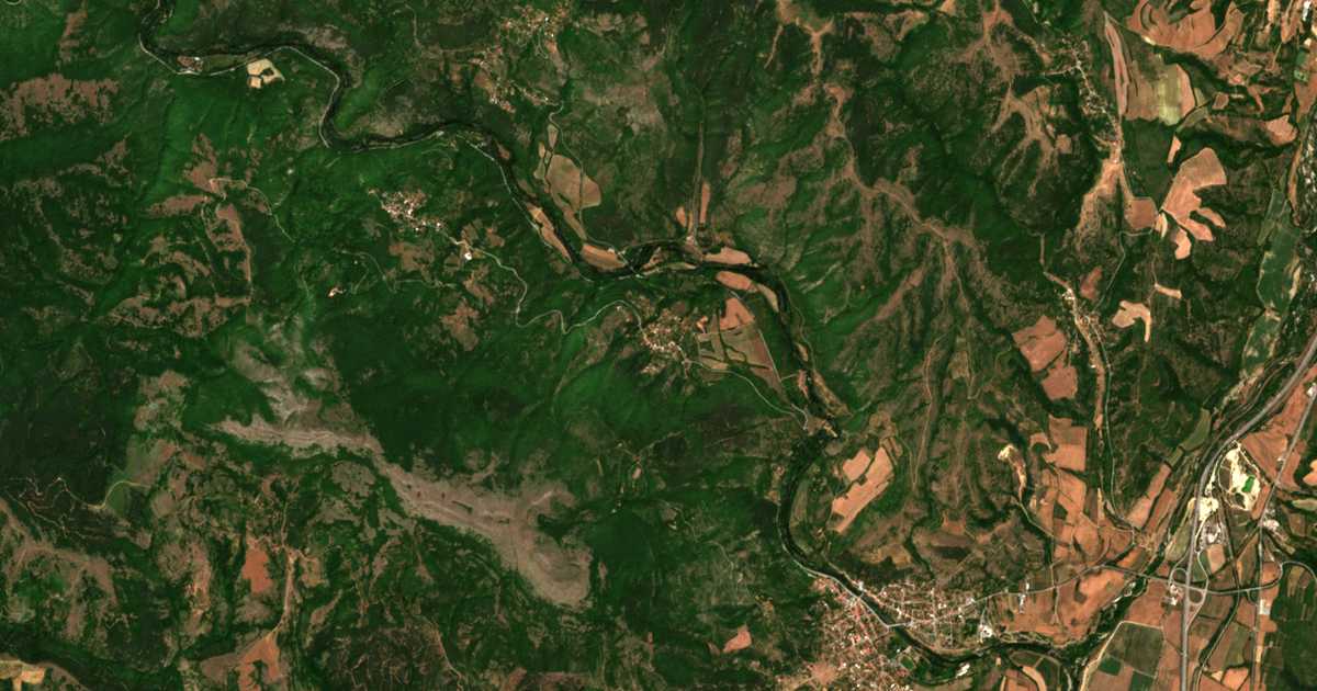 Satelitska karta: Dobrovo
