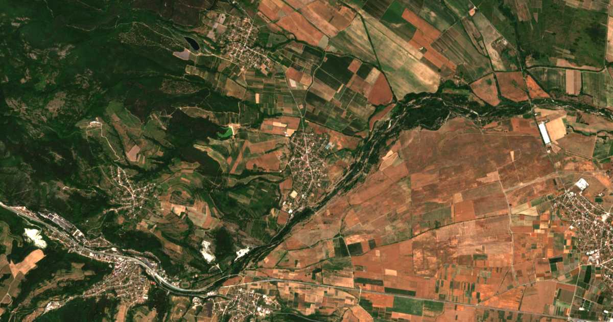 Satelitska karta: Menenkjovo