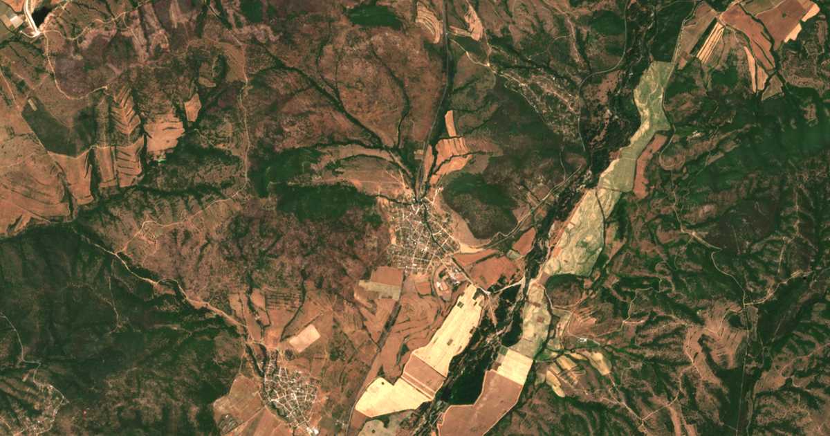 Satelitska karta: Pesnopoj