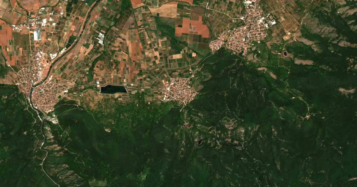 Satelitska karta: Ustina
