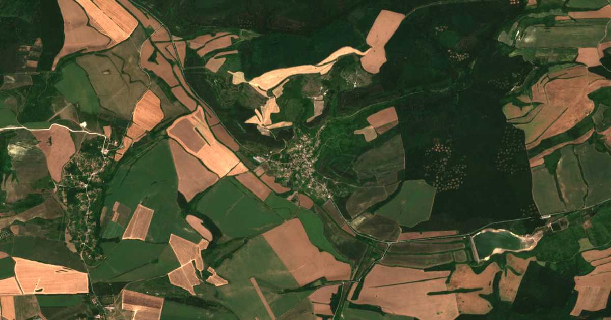 Satelitska karta: Lom Čerkovna