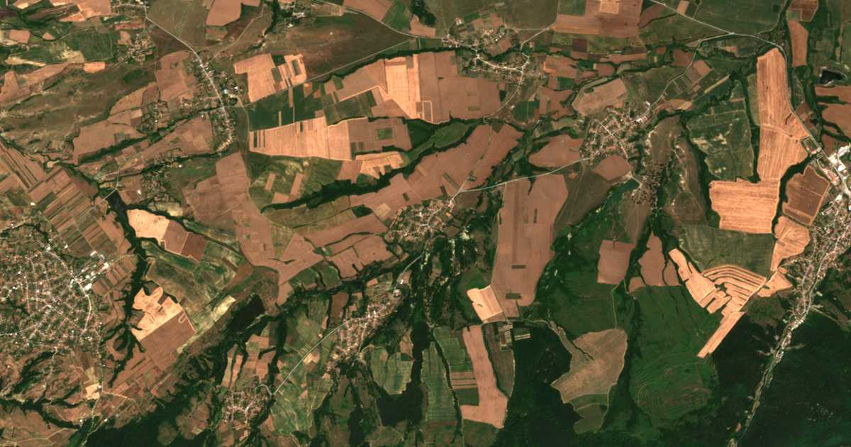 Satelitska karta: Božurovo