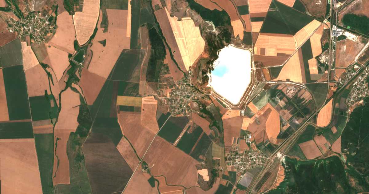 Satelitska karta: Padina