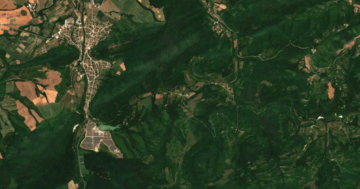 Satelitska karta: Ravnovo