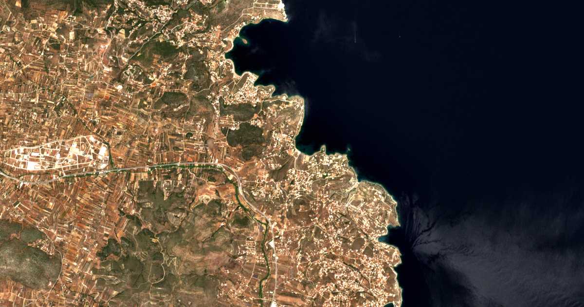 Satelitska karta: Péfka
