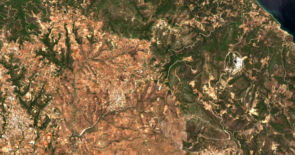 Satelitska karta: Agía Paraskeví