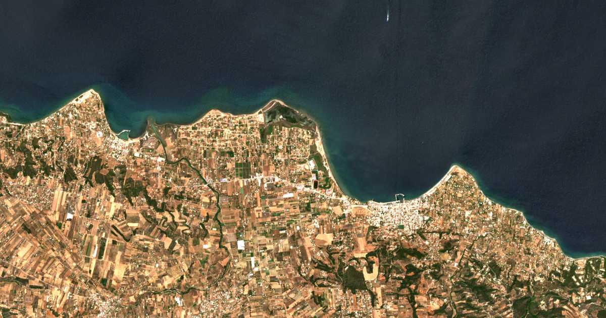 Satelitska karta: Ágios Konstantínos