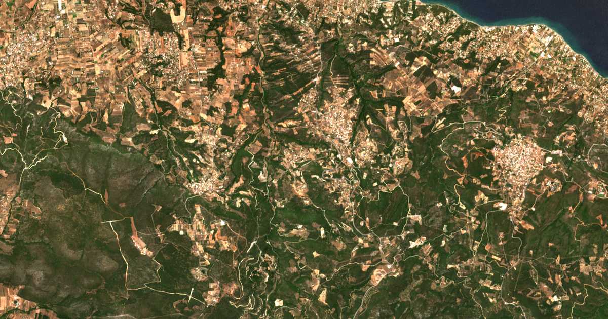 Satelitska karta: Néon Livýssion