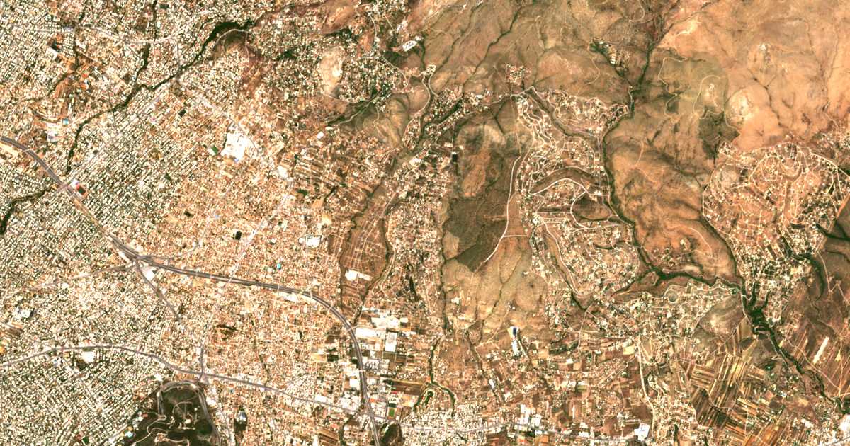 Satelitska karta: Anthoúsa
