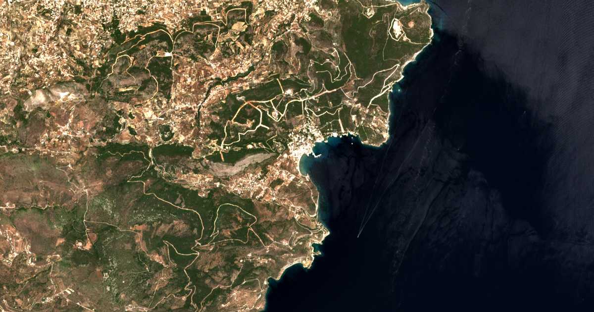 Satelitska karta: Agía Marína