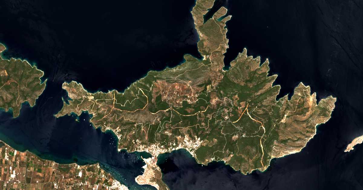 Satelitska karta: Ágios Nektários