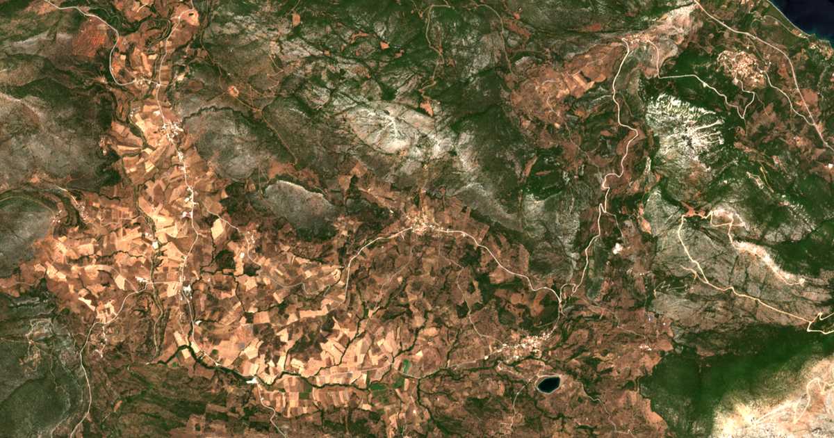 Satelitska karta: Agía Eléni