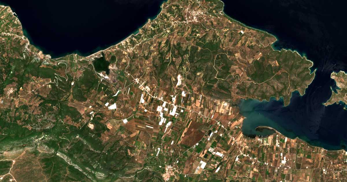 Satelitska karta: Ágios Konstantínos