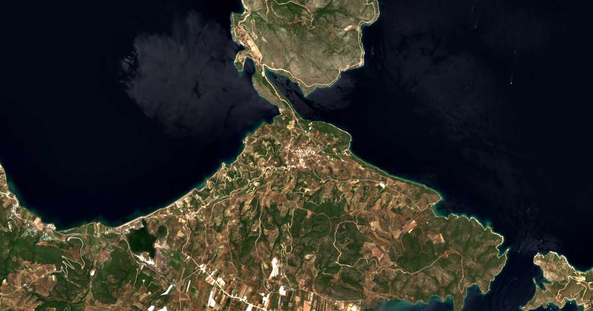 Satelitska karta: Taktikoúpolis