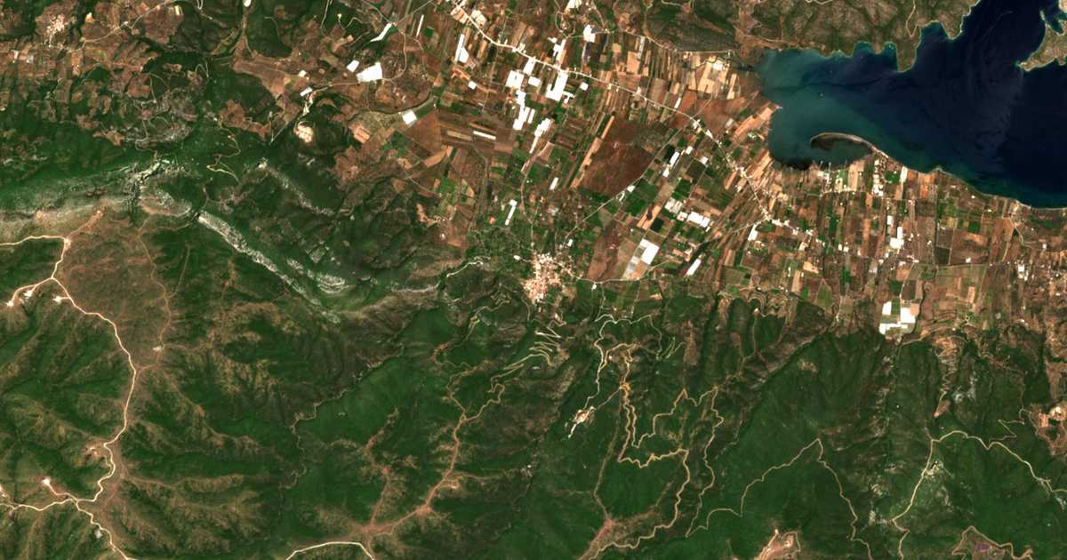 Satelitska karta: Troizín