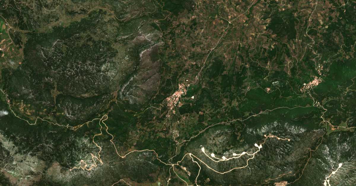 Satelitska karta: Agía Triás