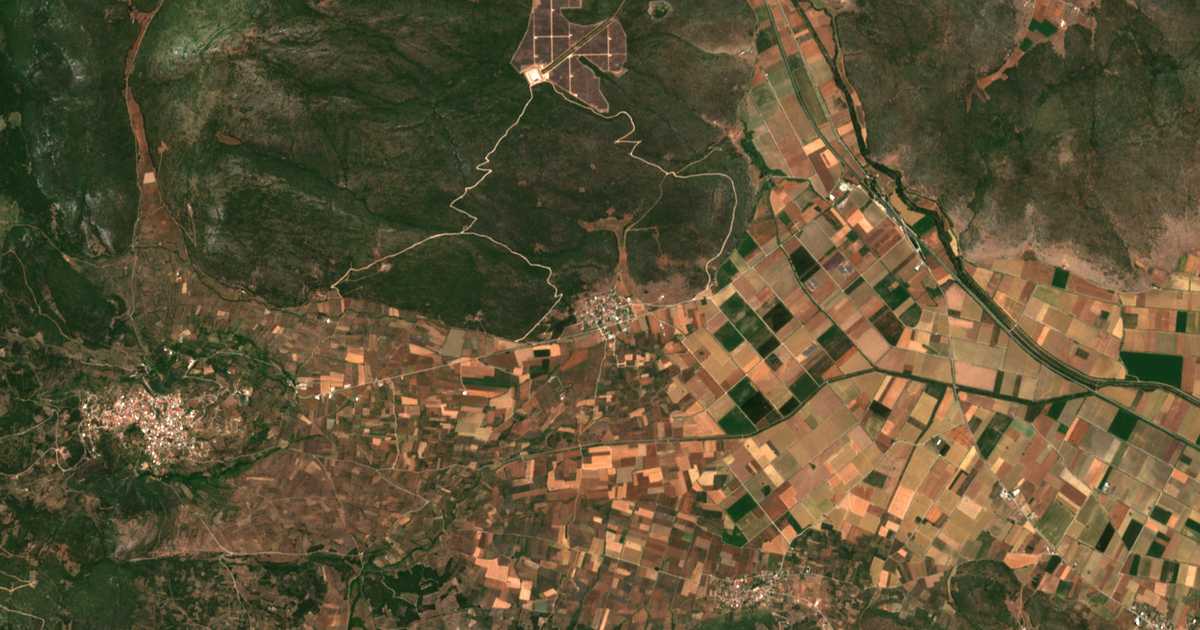 Satelitska karta: Mavronérion