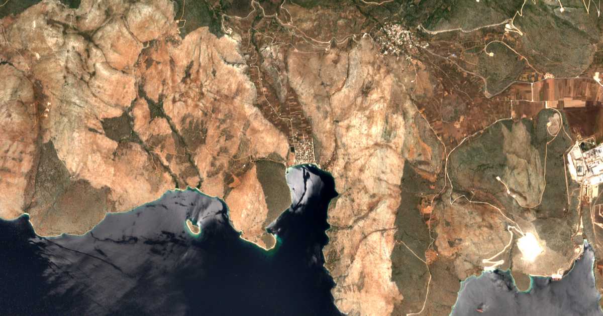 Satelitska karta: Paralía