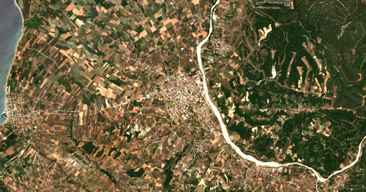 Satelitska karta: Istiaía