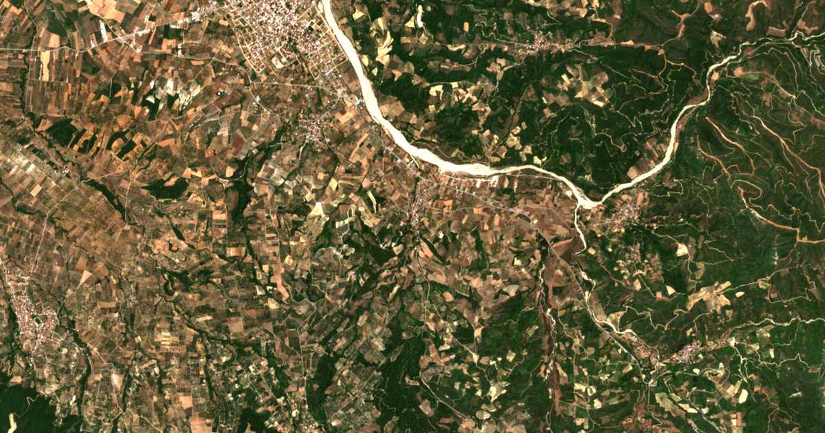 Satelitska karta: Kamária