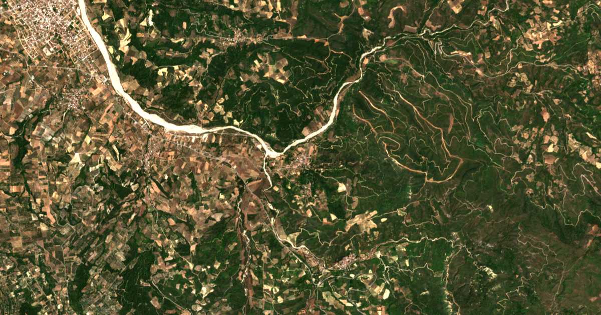 Satelitska karta: Káto Monokaryá