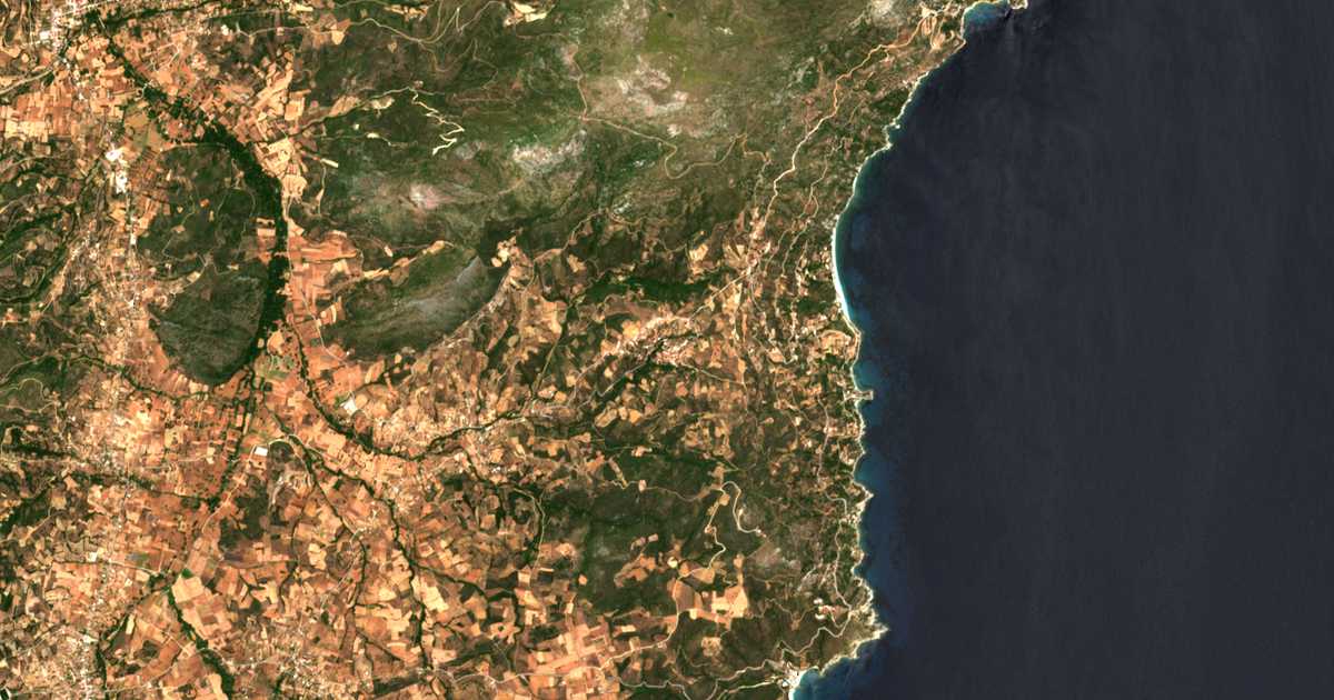 Satelitska karta: Achladerí