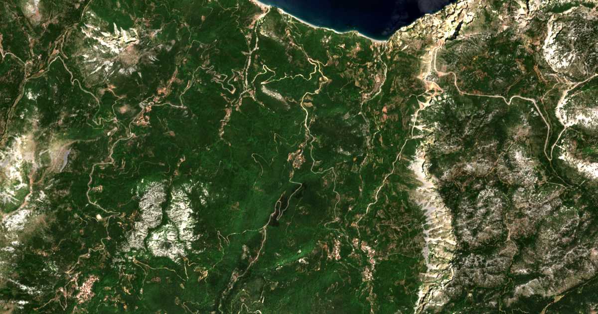 Satelitska karta: Koútourla