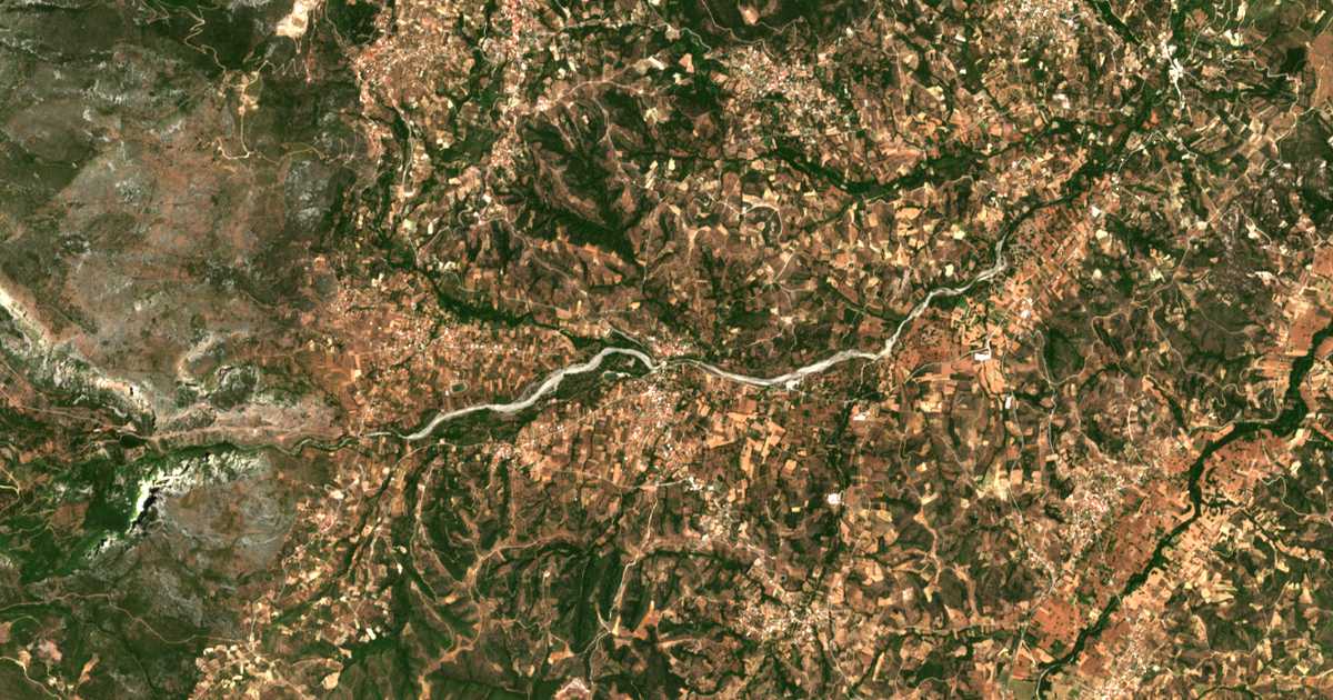 Satelitska karta: Monódryon