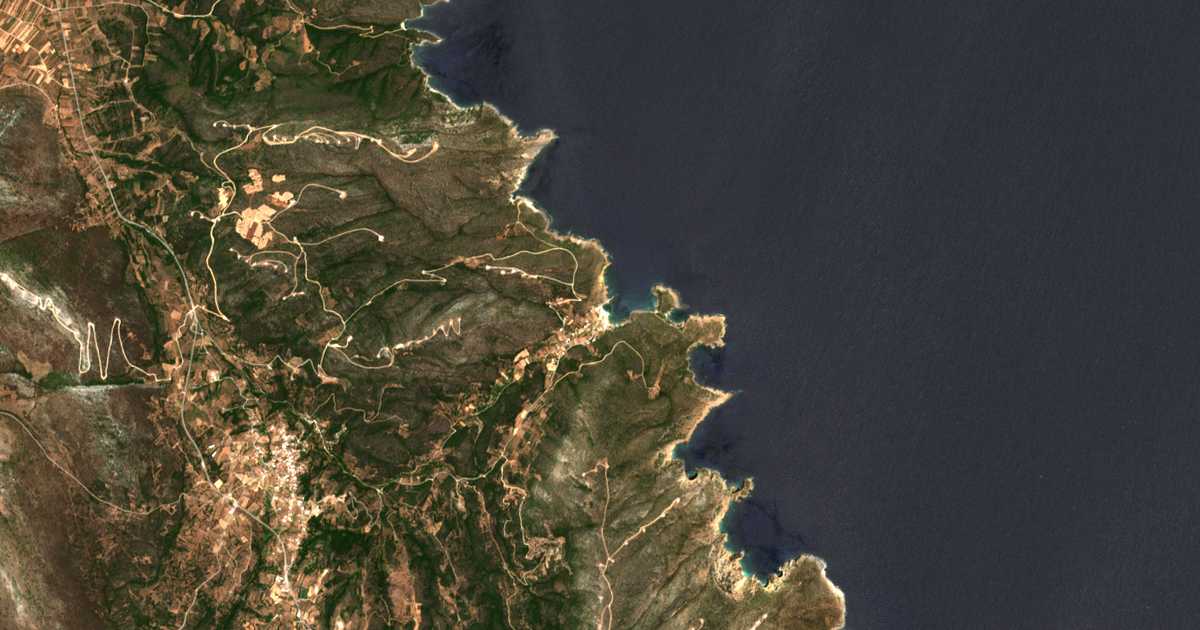 Satelitska karta: Paralía Zarákon