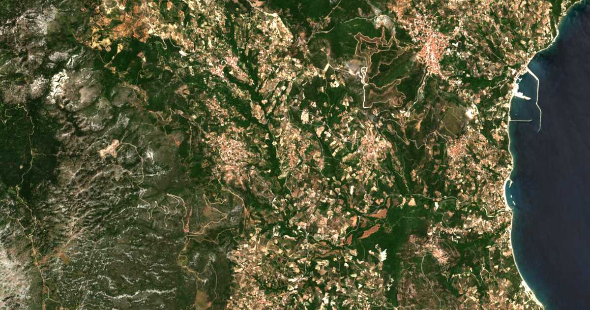 Satelitska karta: Pýrgos