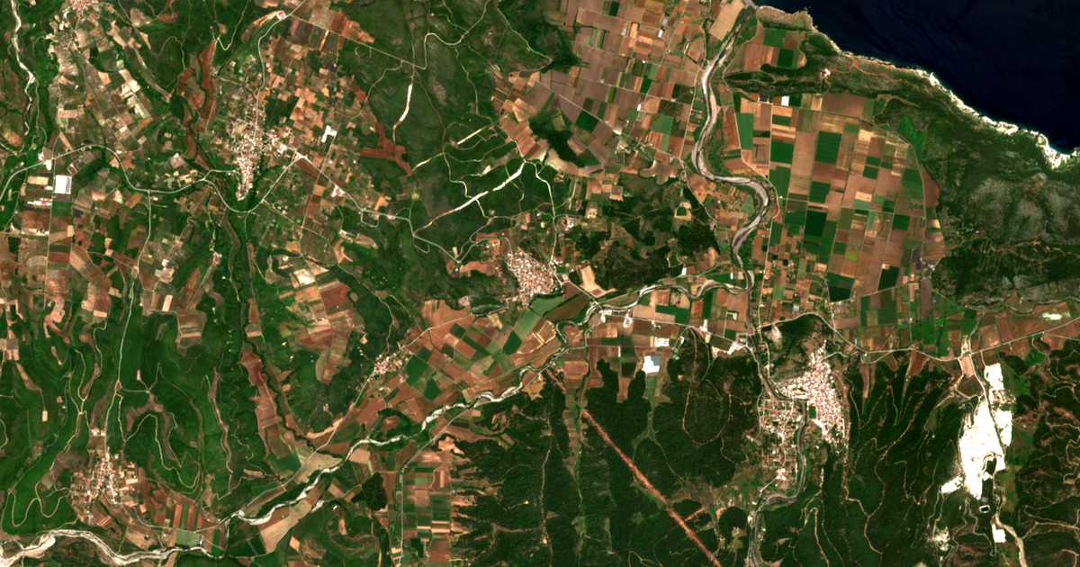 Satelitska karta: Kírinthos