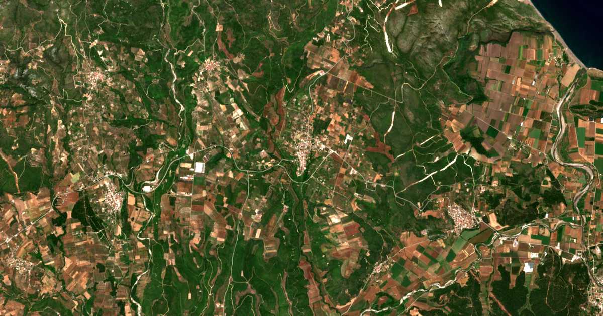 Satelitska karta: Strofyliá