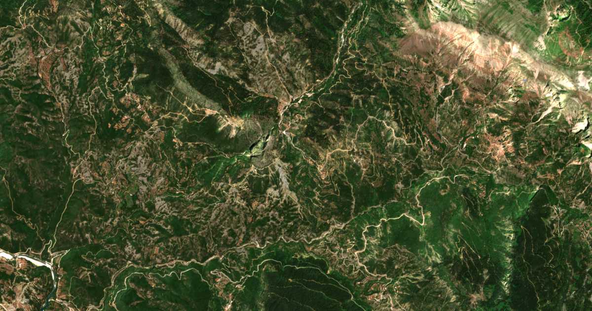 Satelitska karta: Kédra