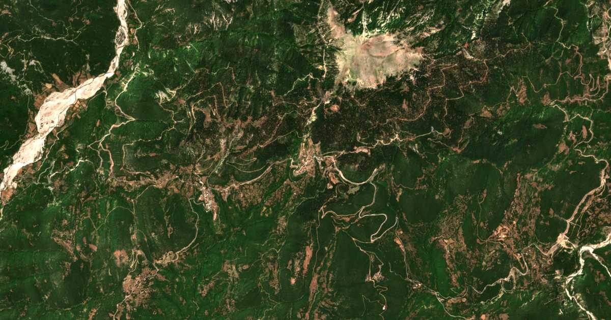 Satelitska karta: Kerasochórion