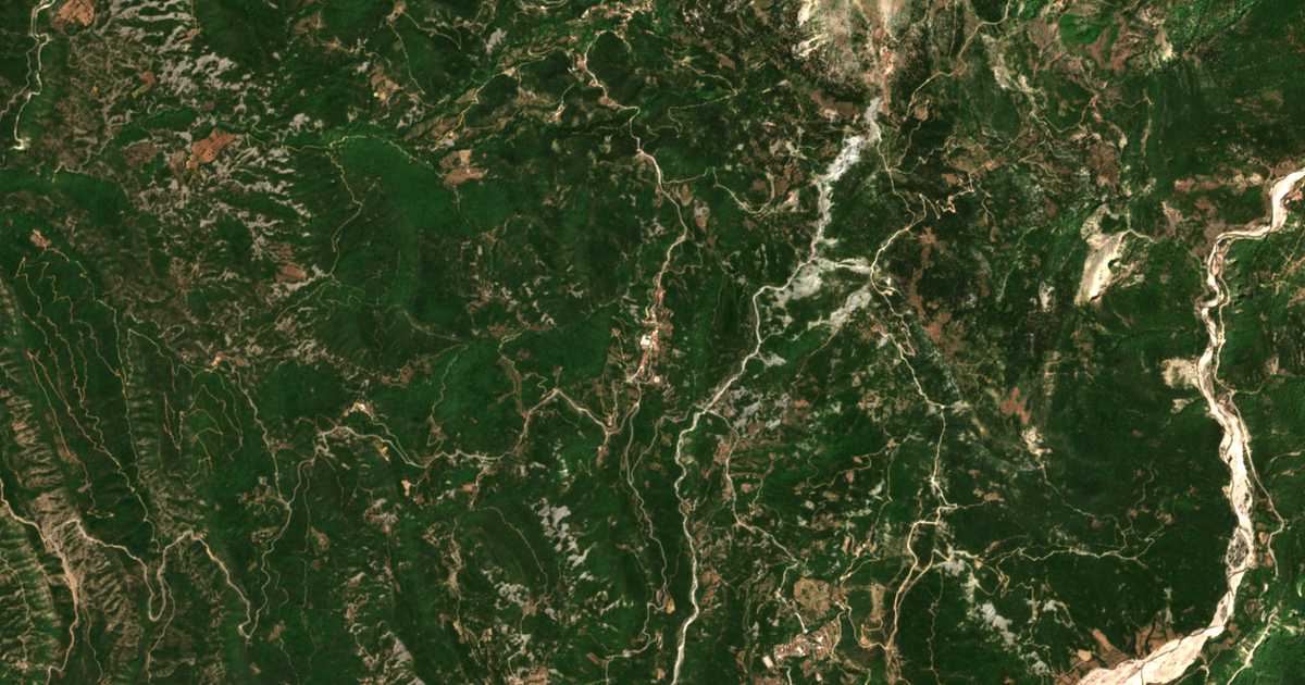 Satelitska karta: Voúlpi
