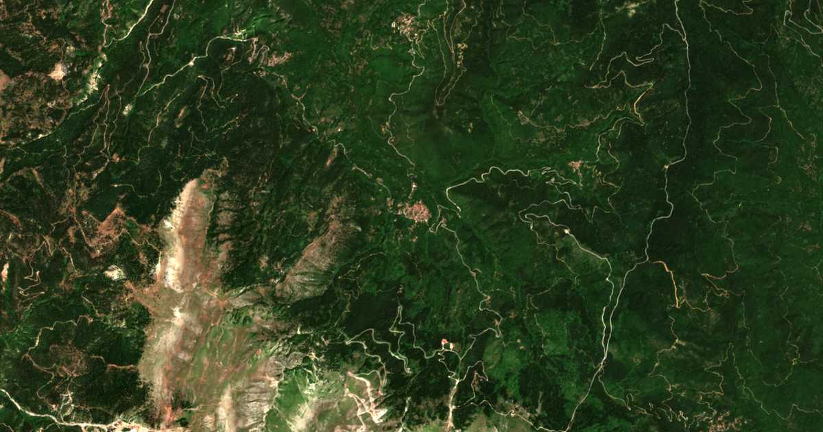 Satelitska karta: Agía Triás