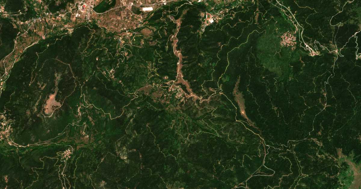 Satelitska karta: Myríki