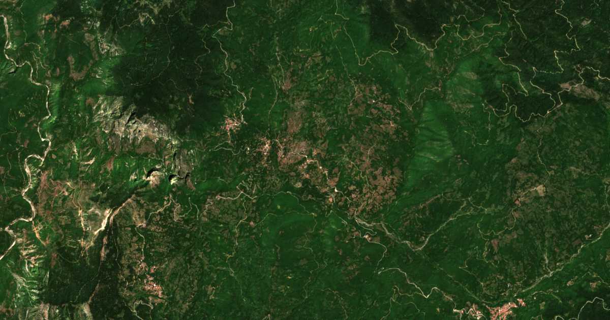 Satelitska karta: Plátanos