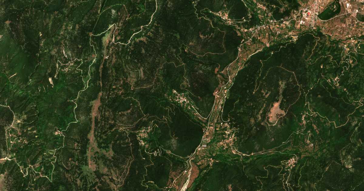 Satelitska karta: Voútyron