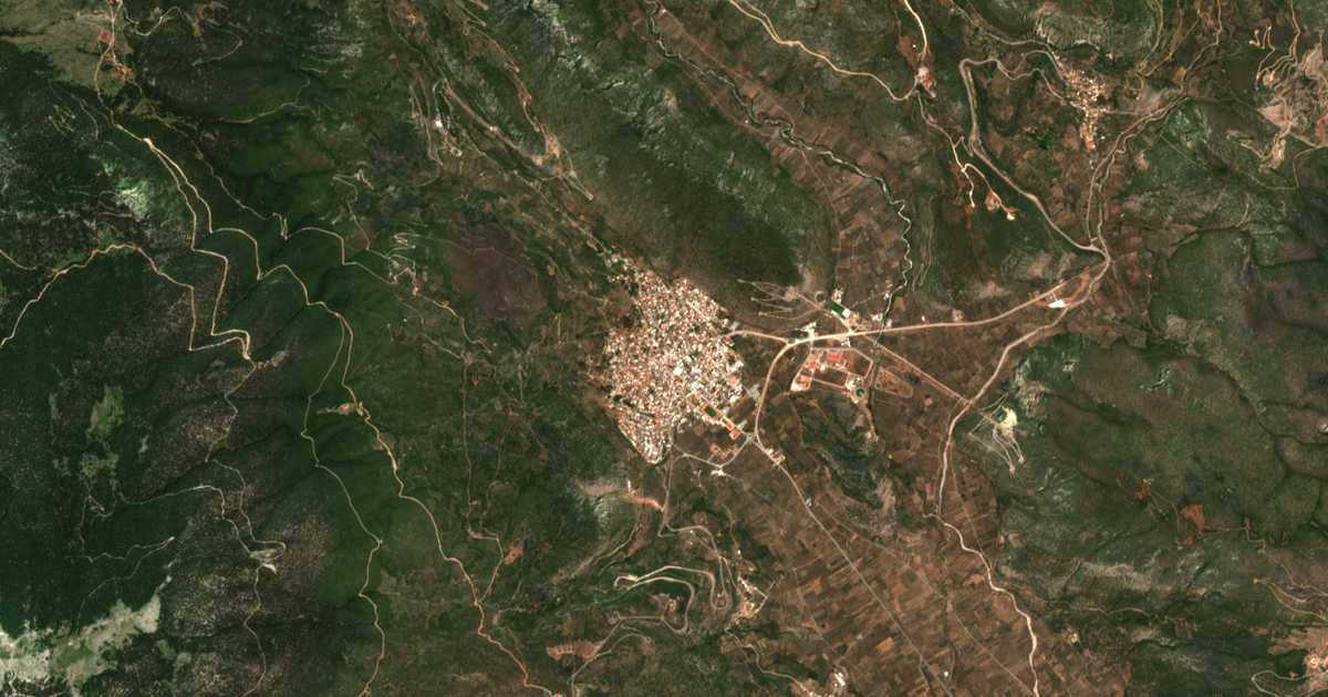 Satelitska karta: Amfisa