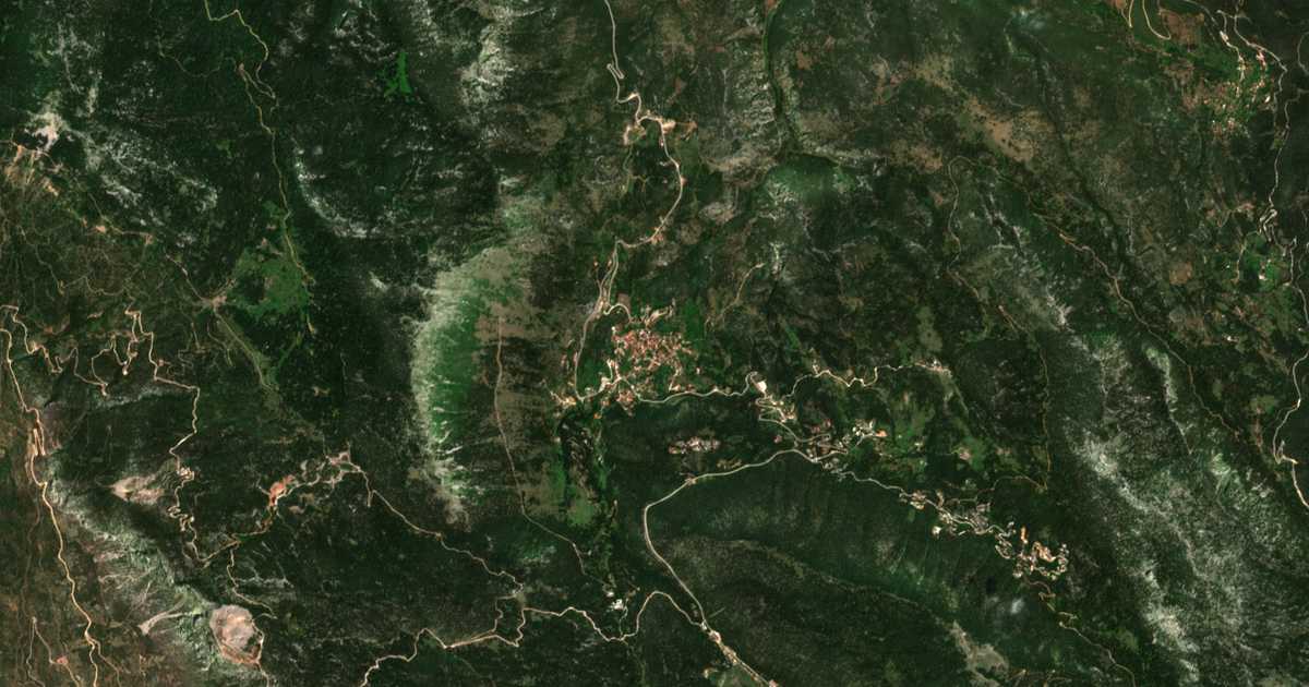 Satelitska karta: Eptálofos