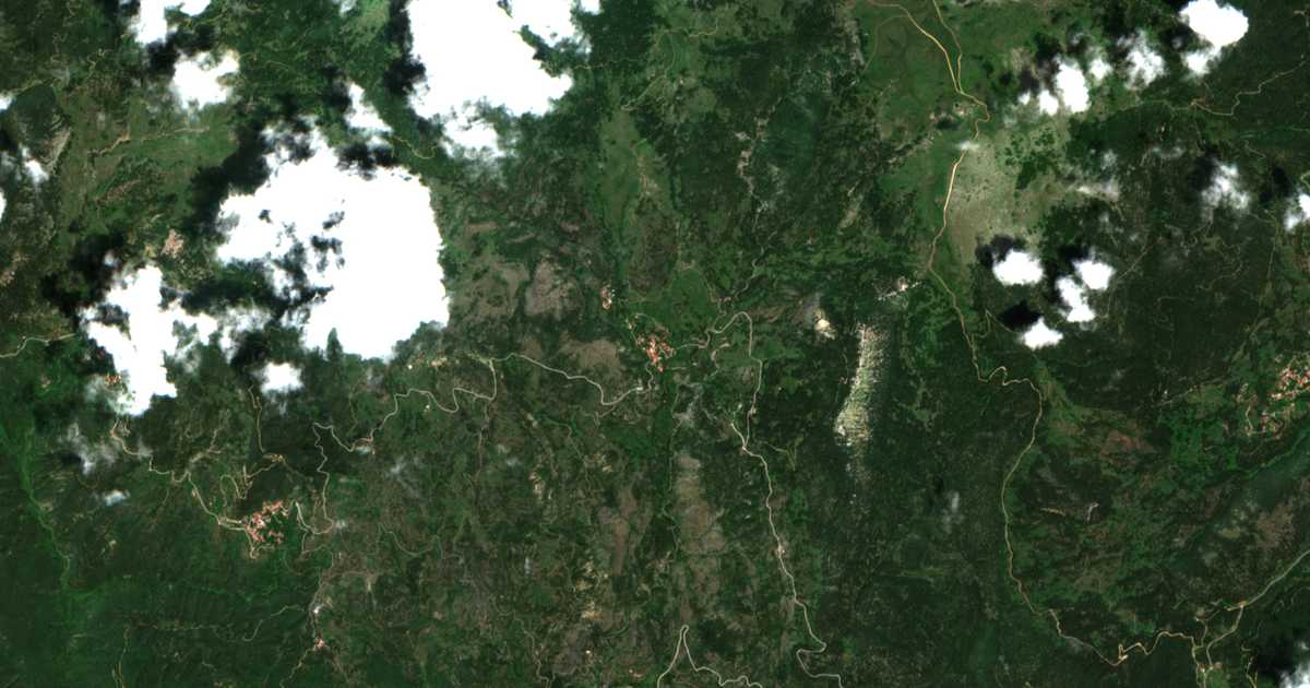 Satelitska karta: Pyrá