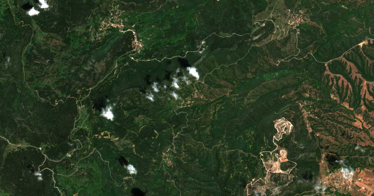 Satelitska karta: Sklíthron